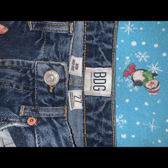 BDG RIPPED HIGH WAISTED MOM JEANS - Picture 6 of 6